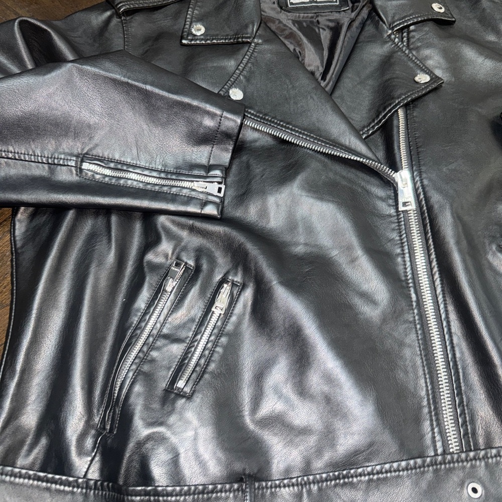 NWOT Levi's womens The Belted Faux Leather Moto Jacket - Picture 7 of 13